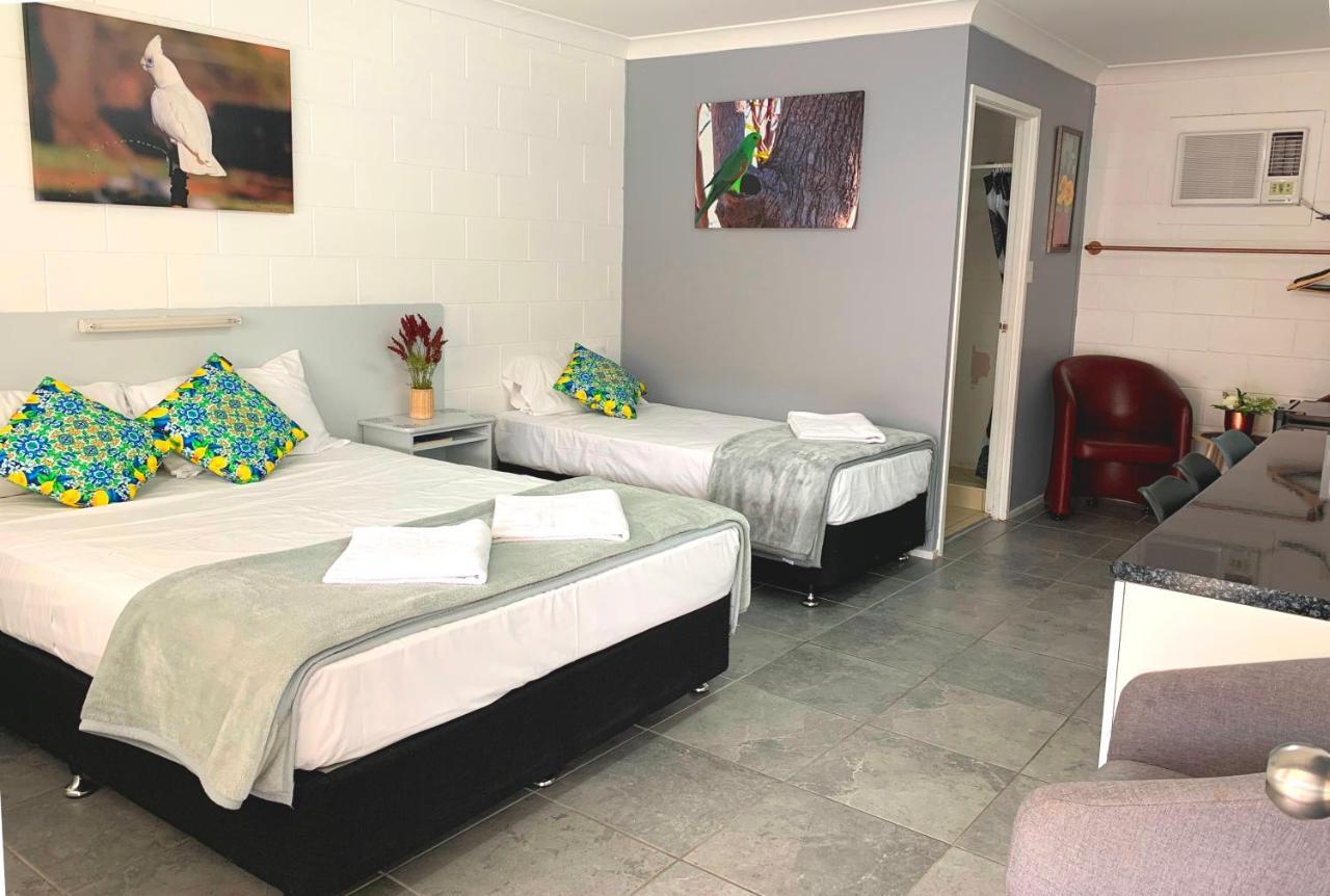 Spanish Lace Motor Inn Townsville Exterior photo