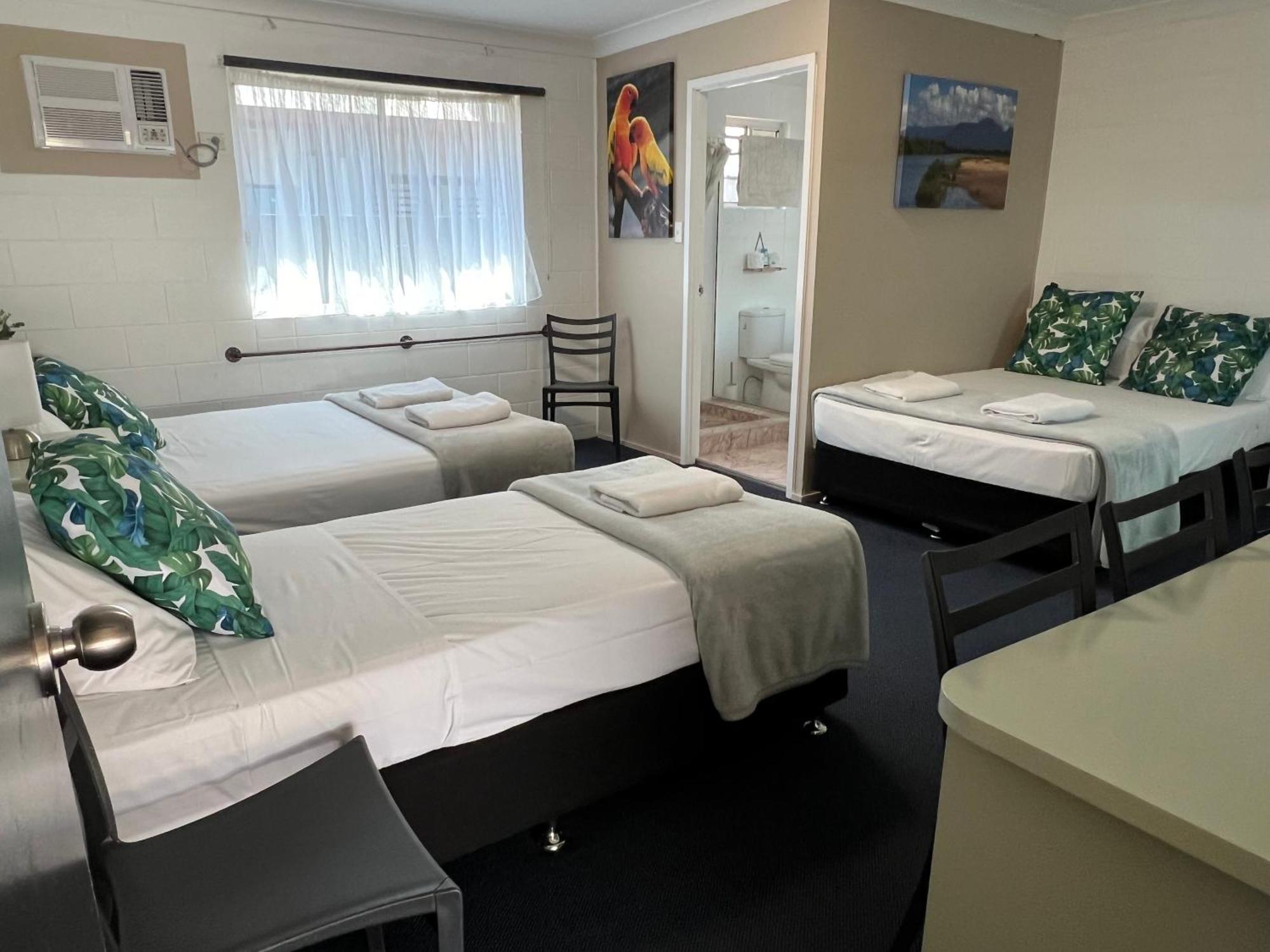 Spanish Lace Motor Inn Townsville Exterior photo