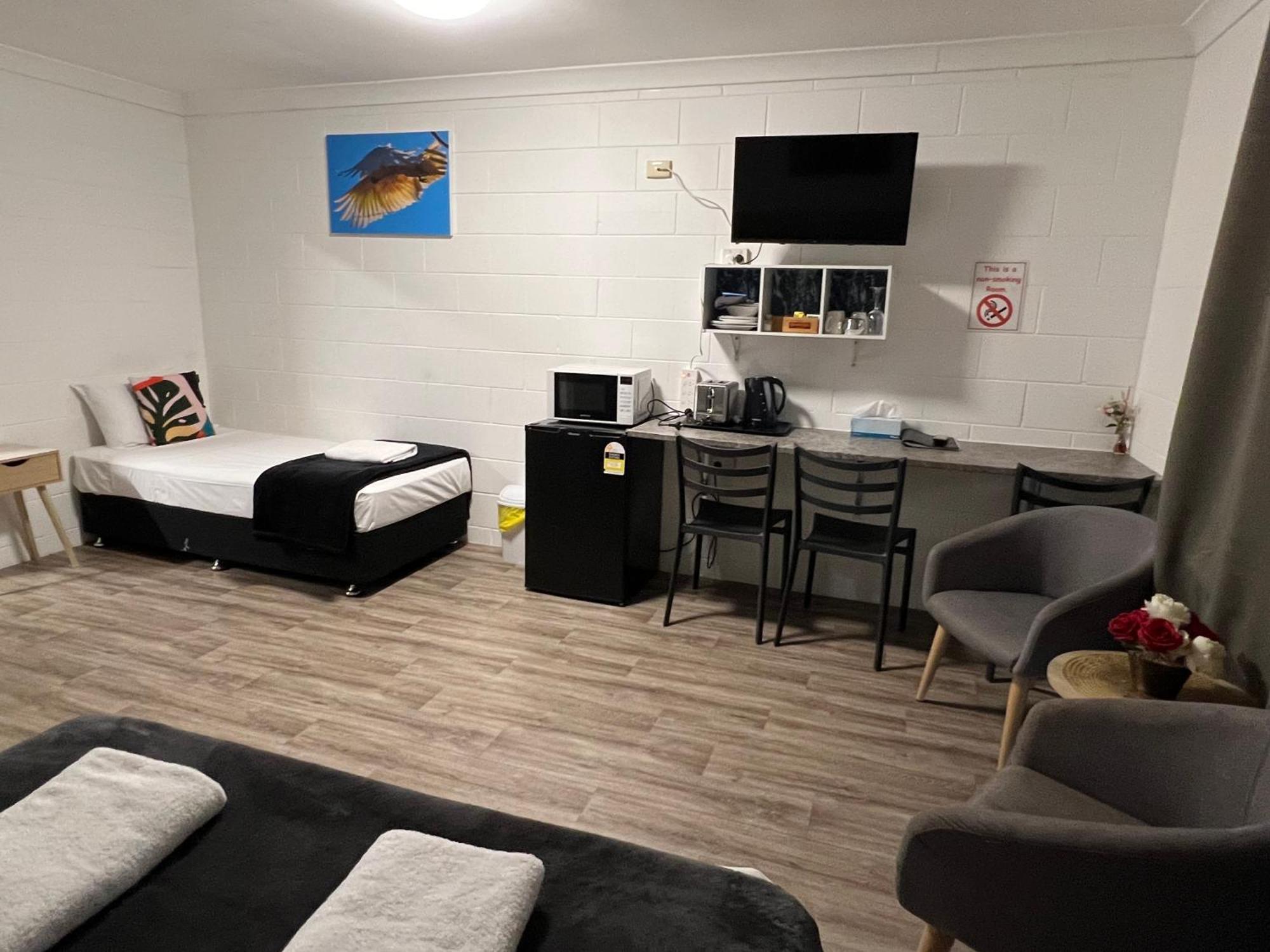 Spanish Lace Motor Inn Townsville Exterior photo