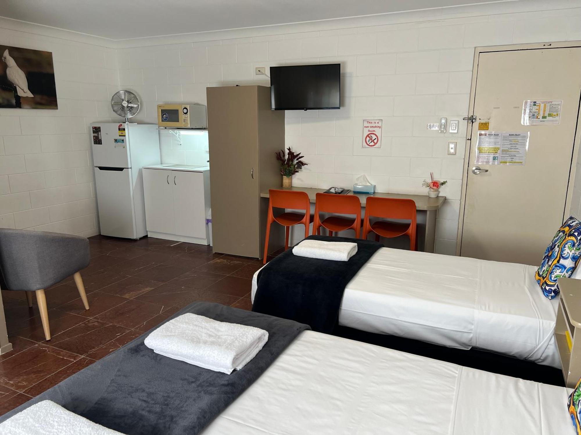 Spanish Lace Motor Inn Townsville Exterior photo